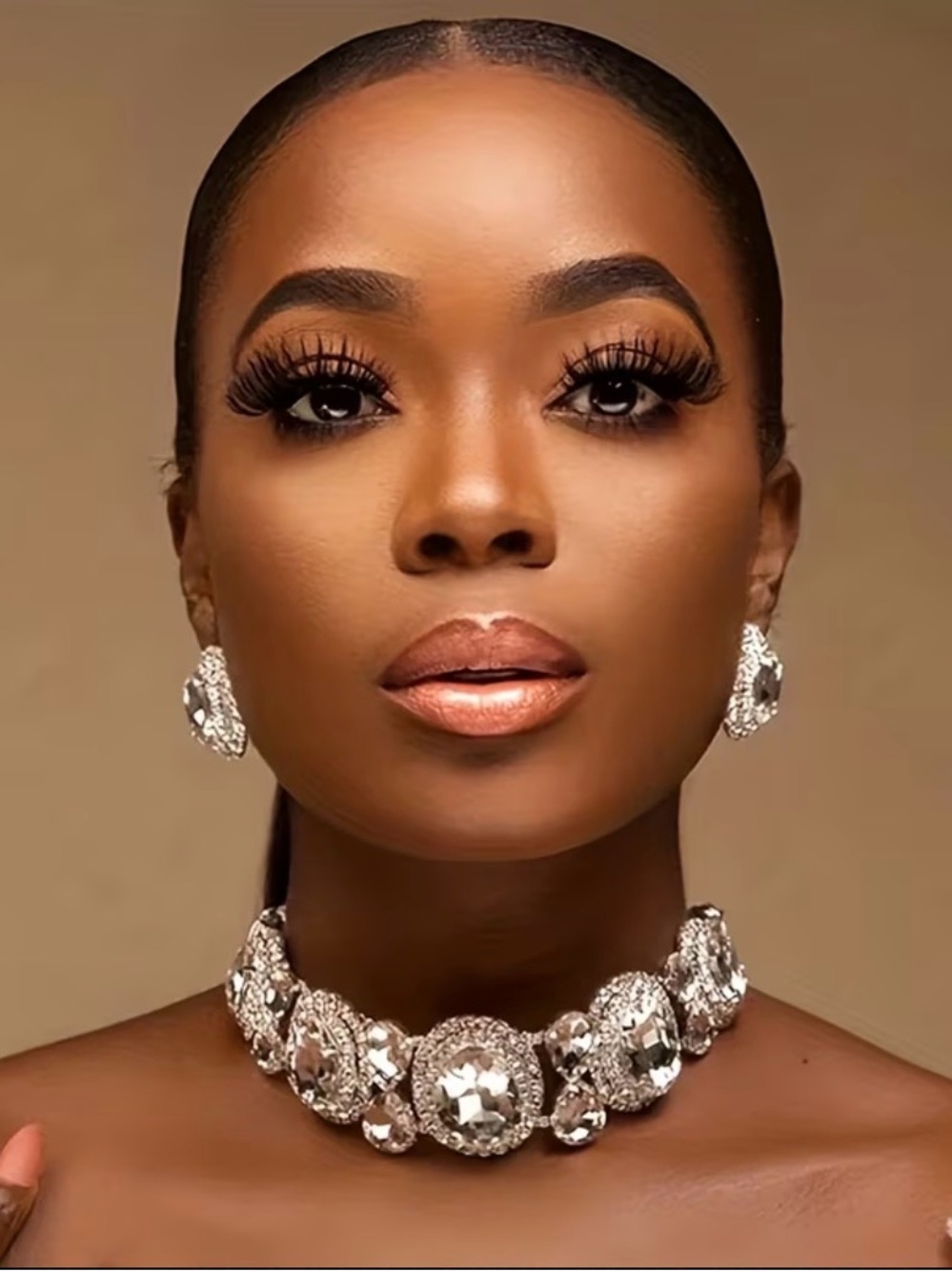 Glamorous Crystal Choker Necklace and Earrings Set - Silver
